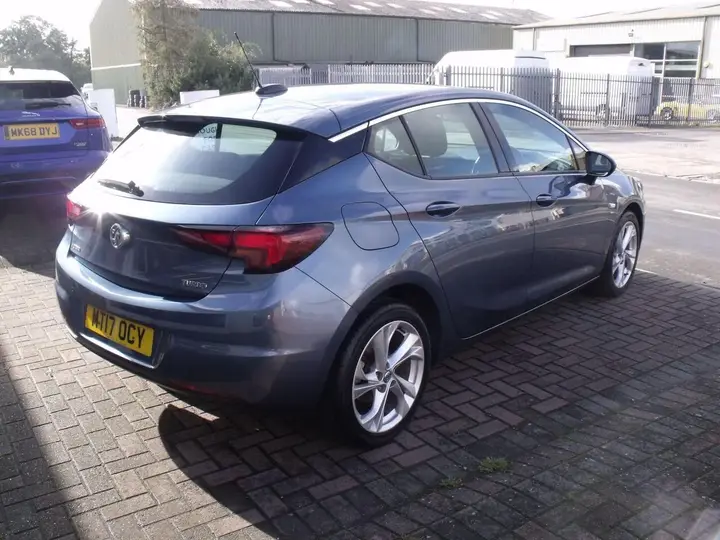 Vauxhall Astra 2017 photo 3