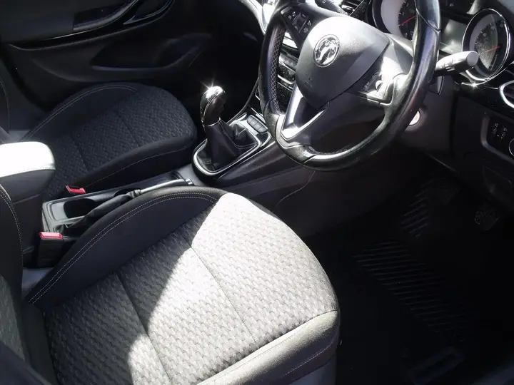 Vauxhall Astra 2017 photo 5