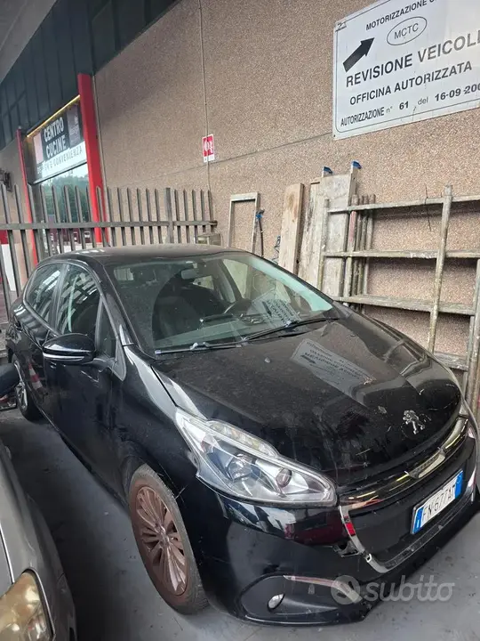 Peugeot 208 2018 photo 2