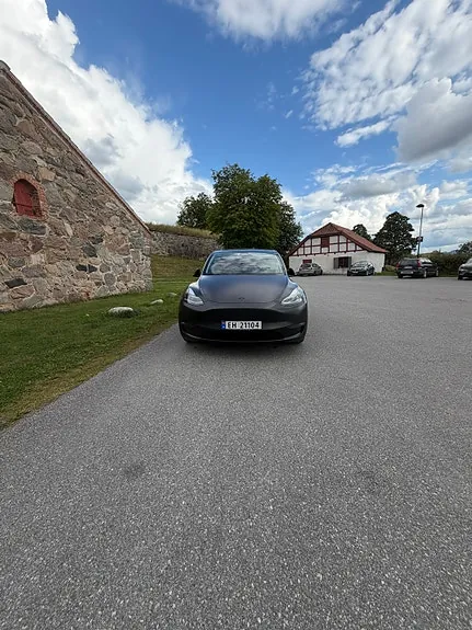 Tesla Model Y 2023 photo 5