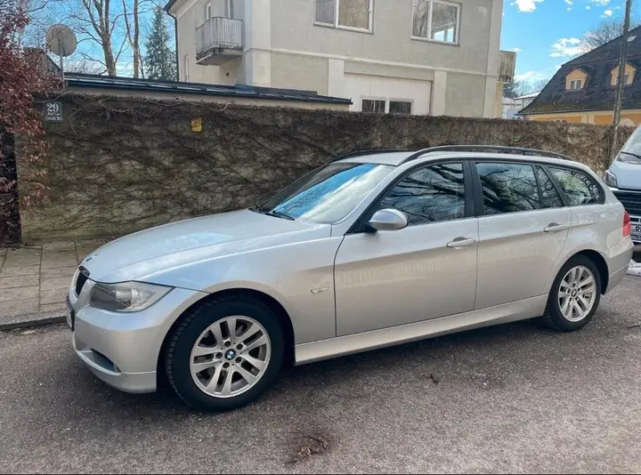 BMW 318I