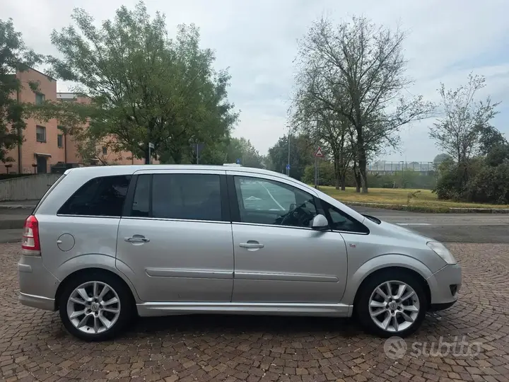 Opel Zafira 2008 photo 2