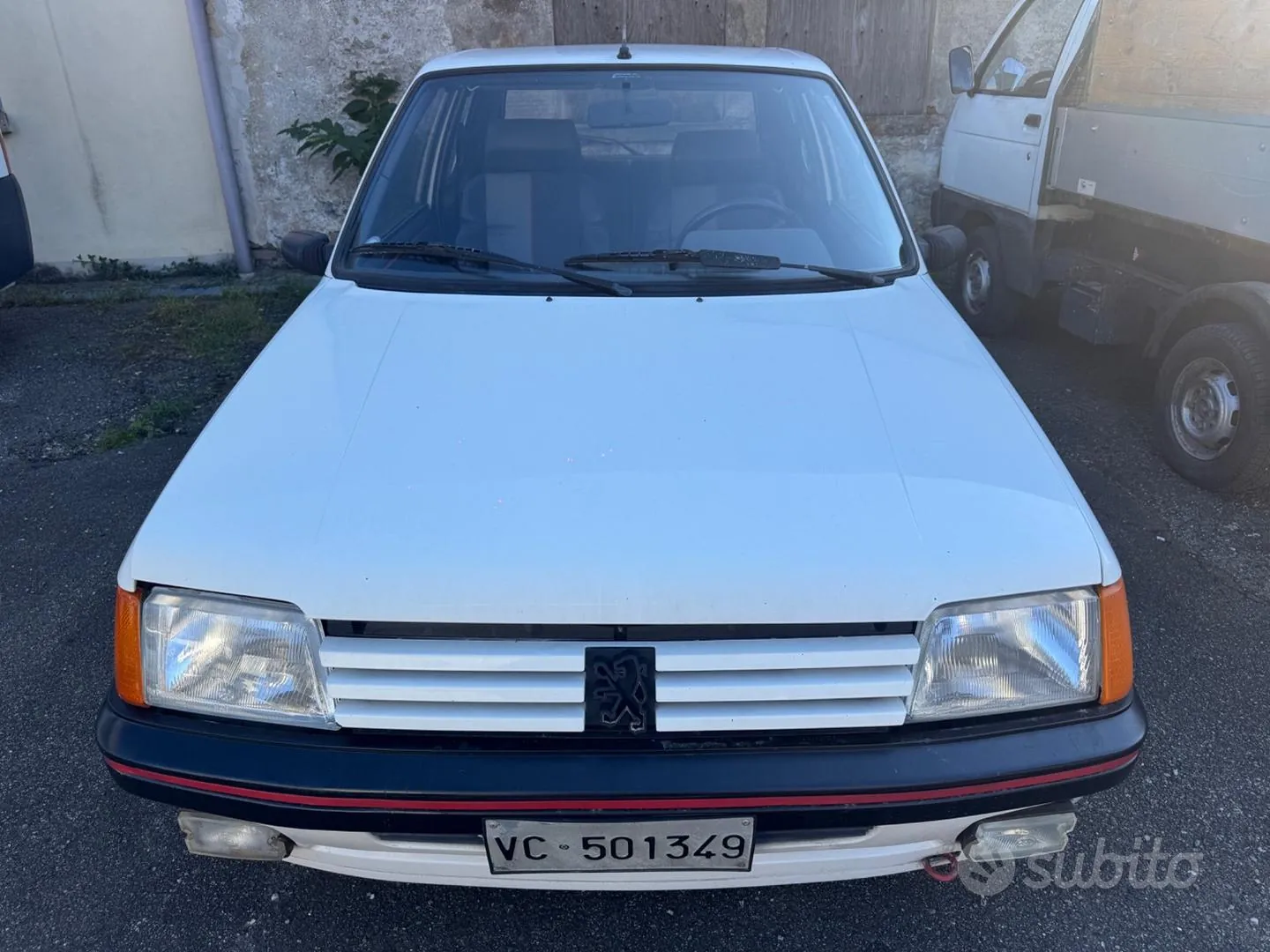 Peugeot 205 1988 photo 3