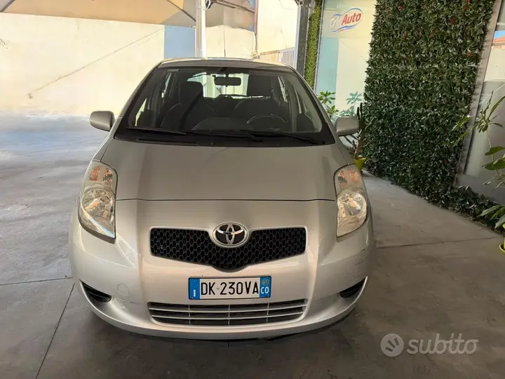 Toyota Yaris 2007 photo 2