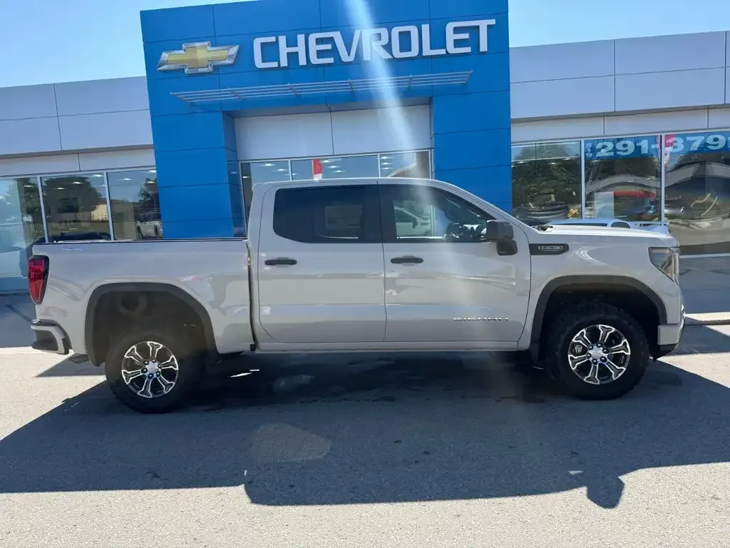 GMC Sierra 1500 2026 photo 2