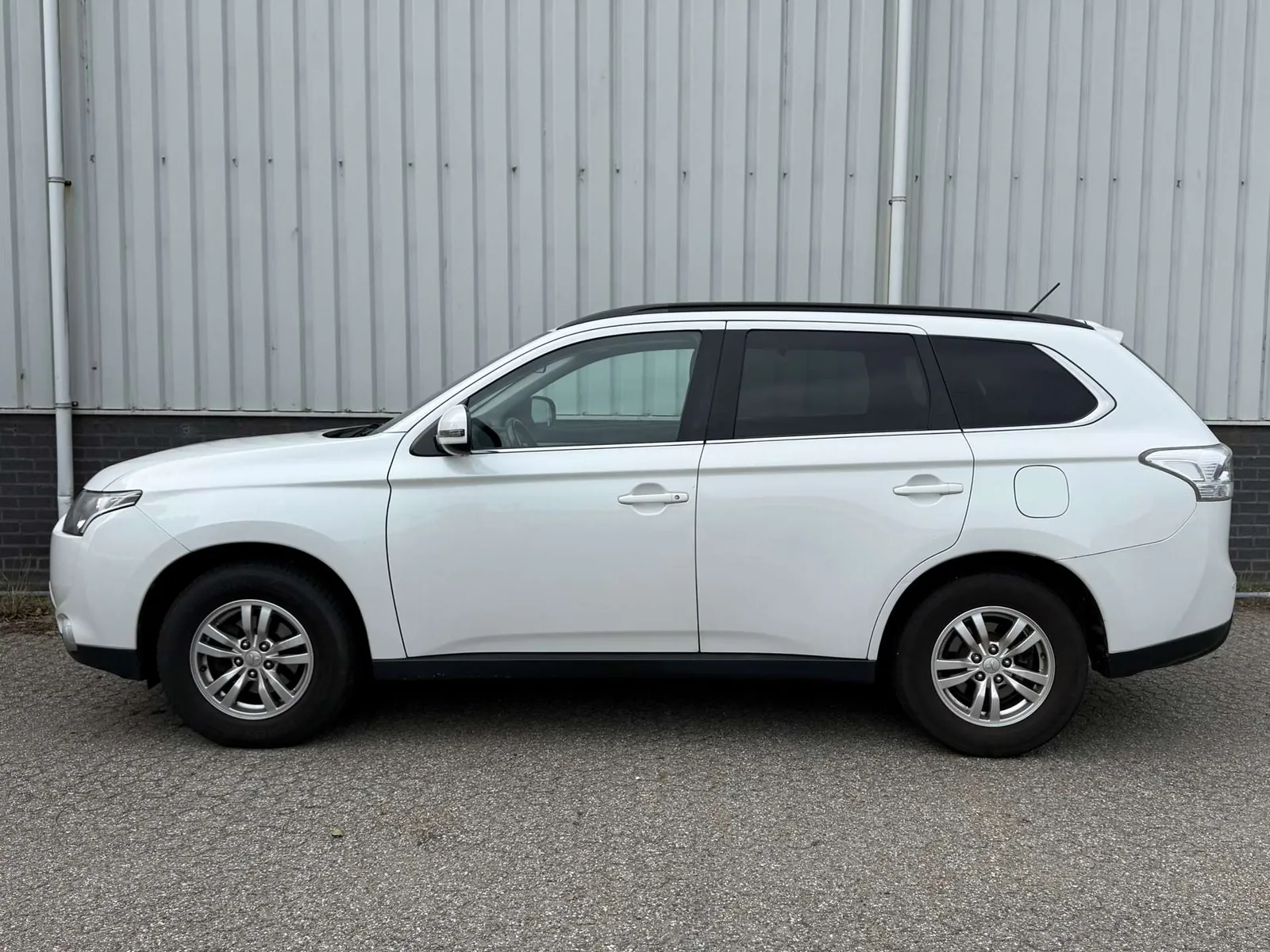 Mitsubishi Outlander 2014 photo 4