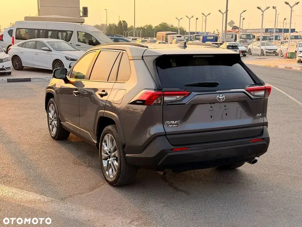 Toyota Rav4 2023 photo 3
