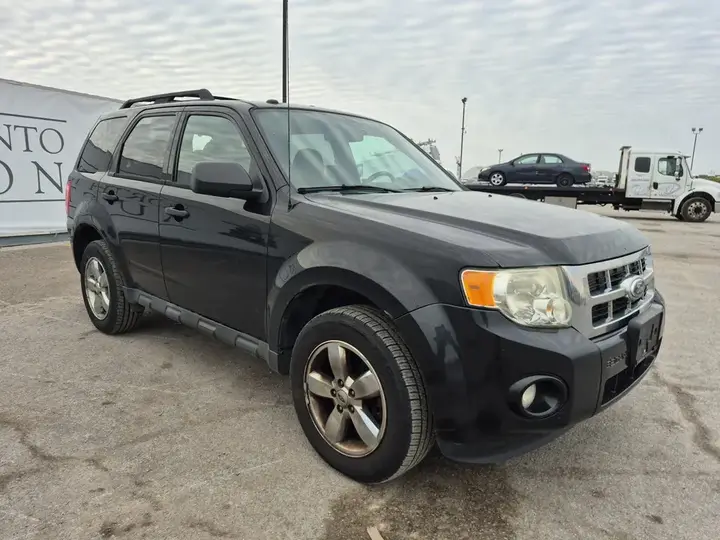 Ford Escape 2011 photo 3