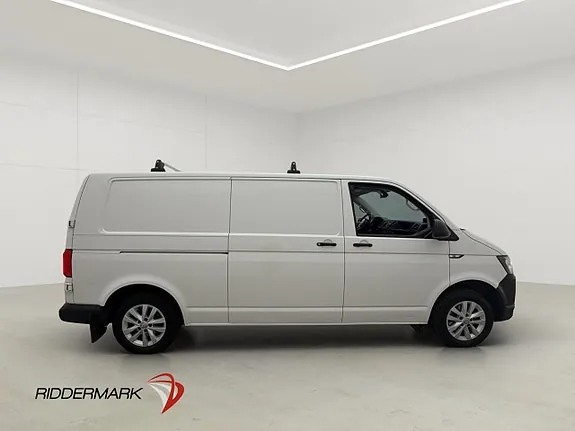 Volkswagen Transporter 2018 photo 2