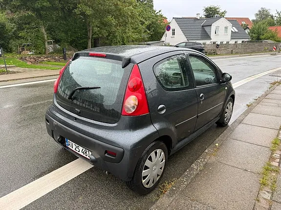 Peugeot 107 2007 photo 3