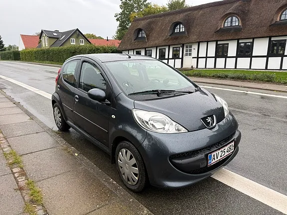 Peugeot 107 2007 photo 2