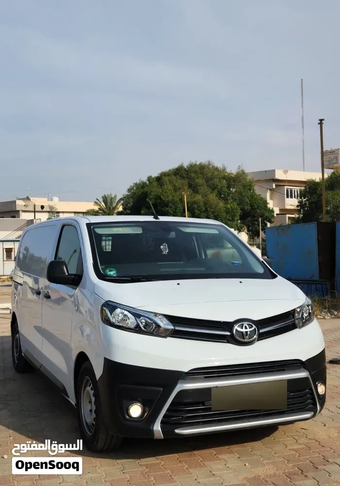 Toyota Proace 2023 photo 2