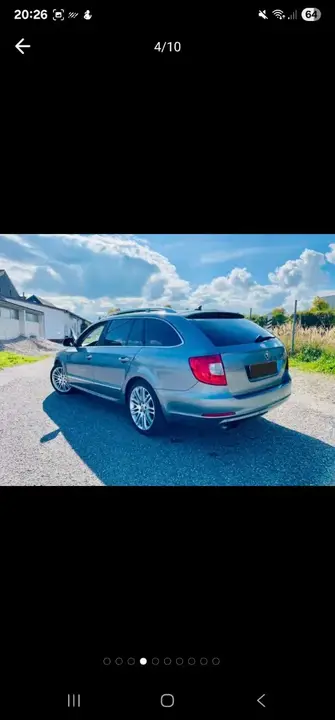Skoda Superb 2011 photo 2