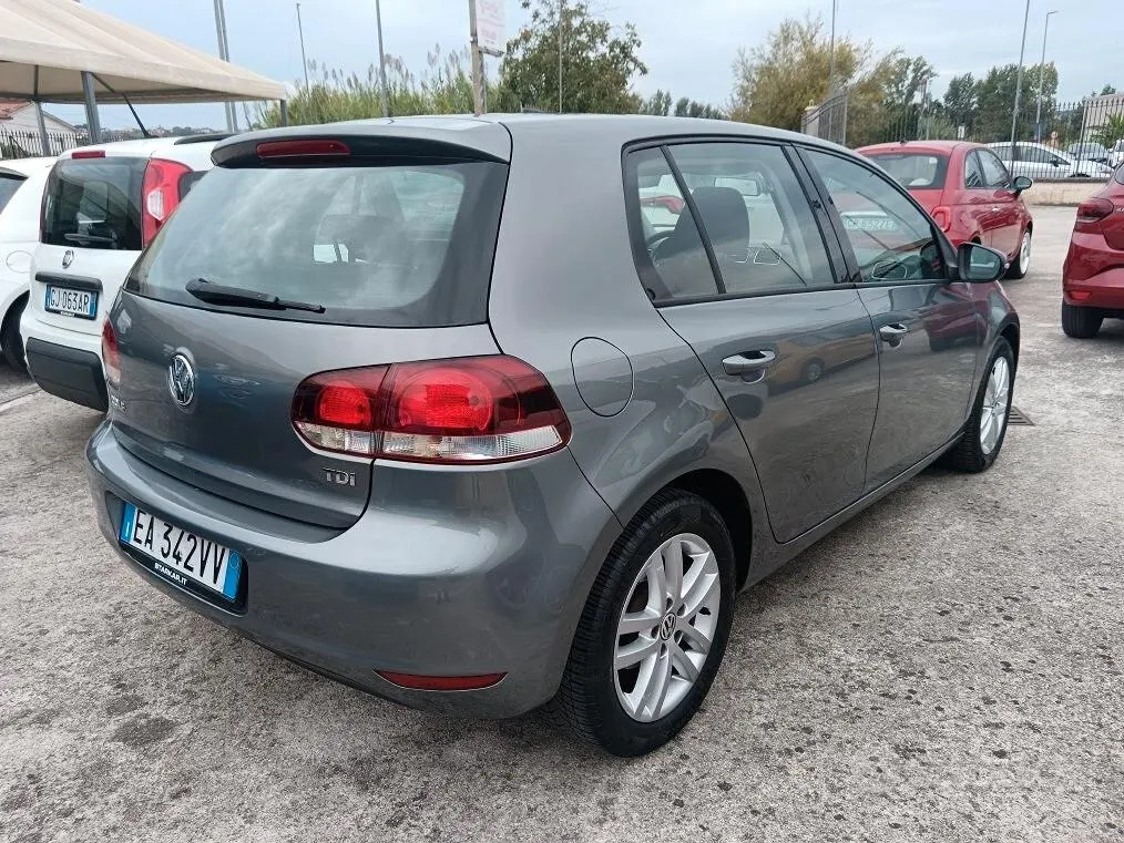 Volkswagen Golf 2010 photo 4