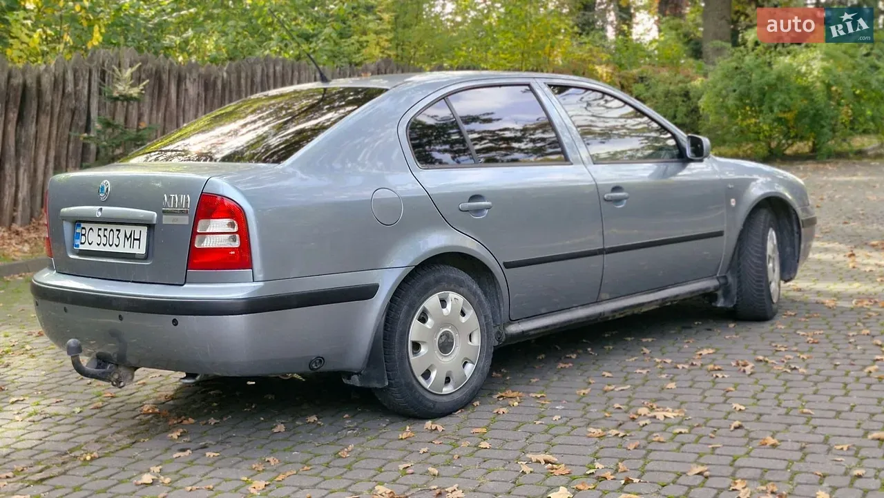Skoda Octavia 2002 photo 2