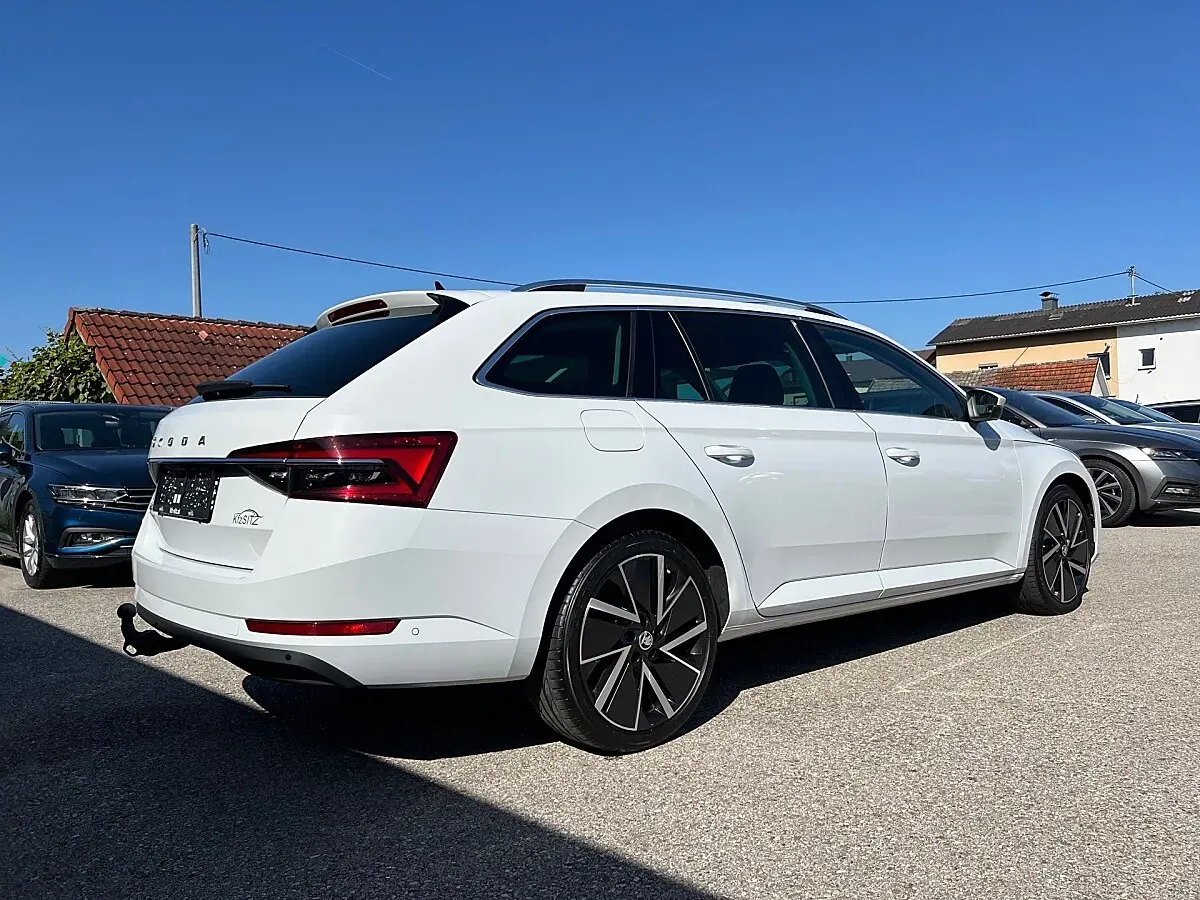 Skoda Superb 2023 photo 3