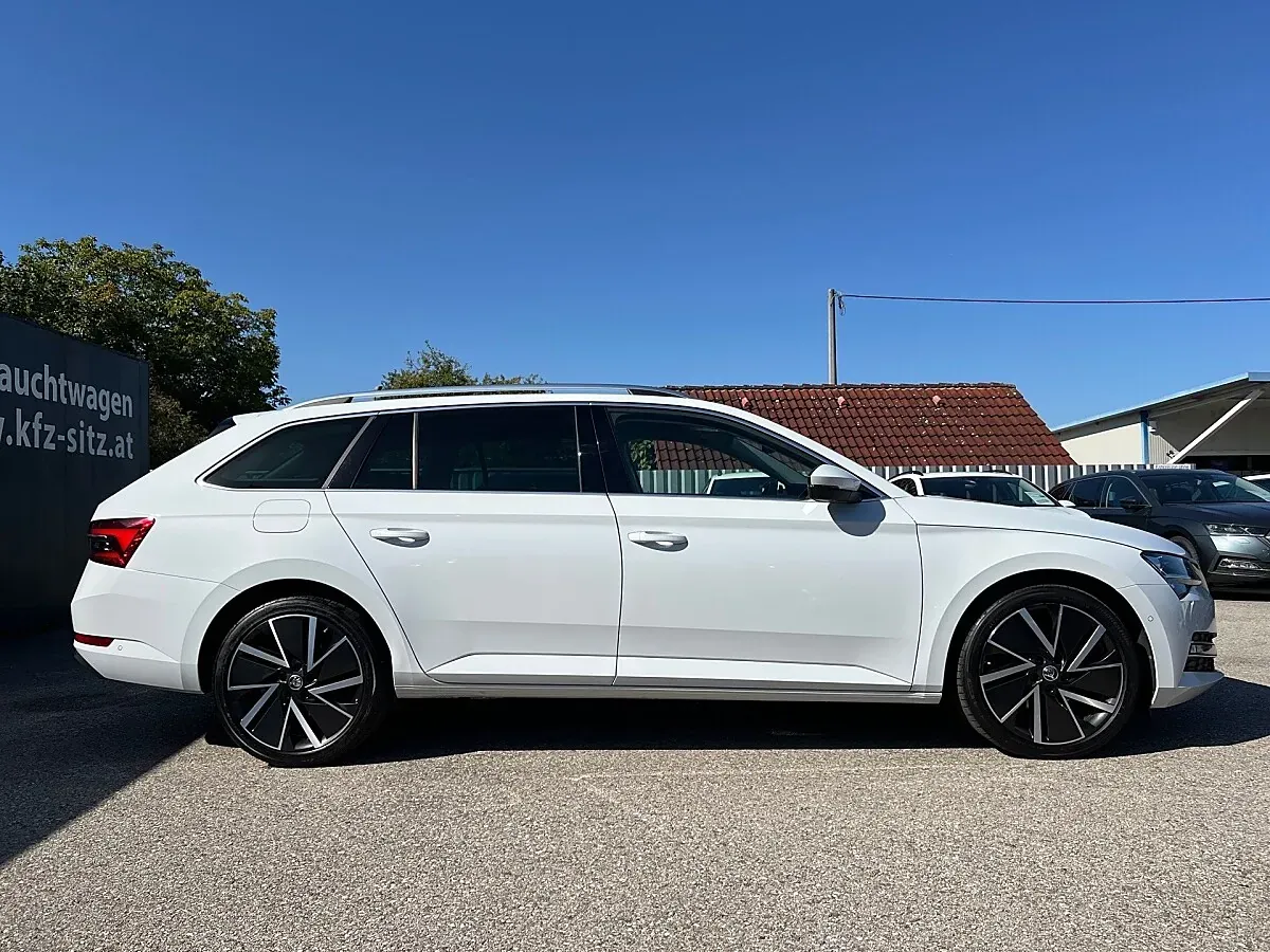 Skoda Superb 2023 photo 2
