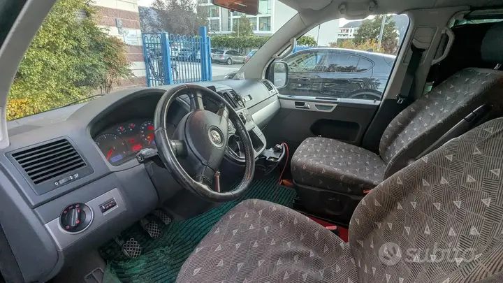 Volkswagen Multivan 2008 photo 5