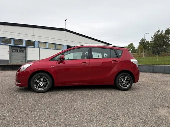 Toyota Verso 2010 photo 2