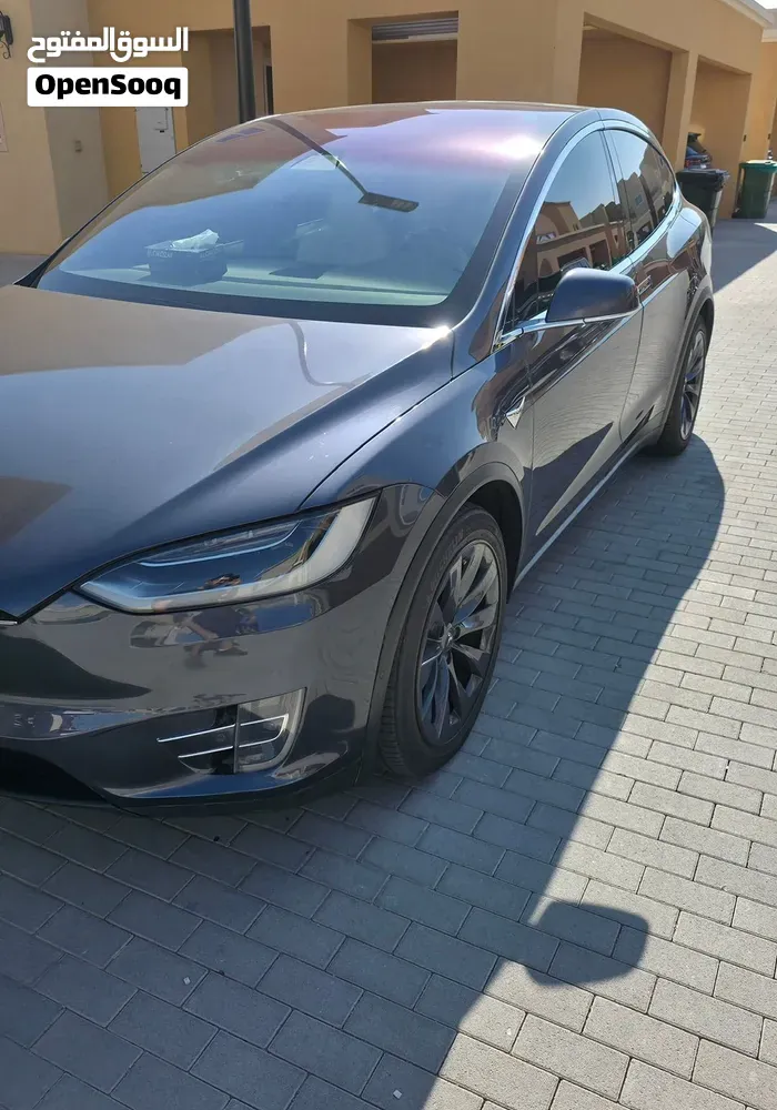 Tesla Model X 2018 photo 2
