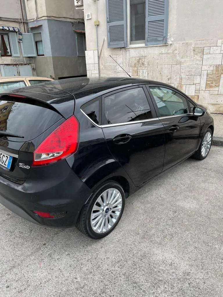 Ford Fiesta 2008 photo 2