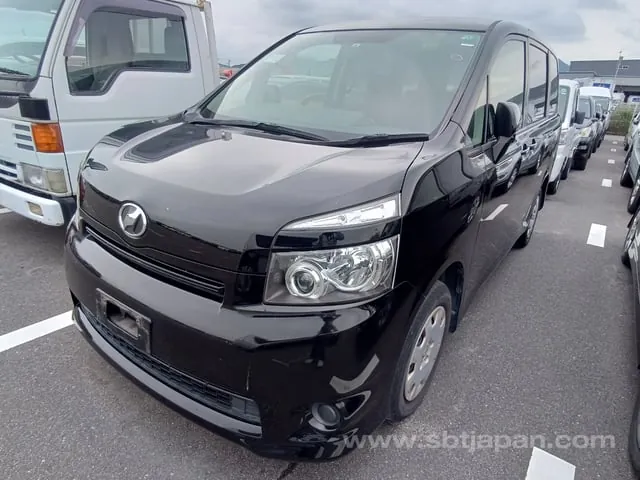 Toyota Voxy 2009 photo 2