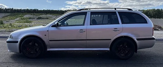 Skoda Octavia 2003 photo 3