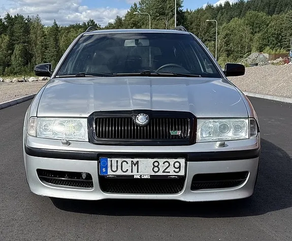 Skoda Octavia 2003 photo 2