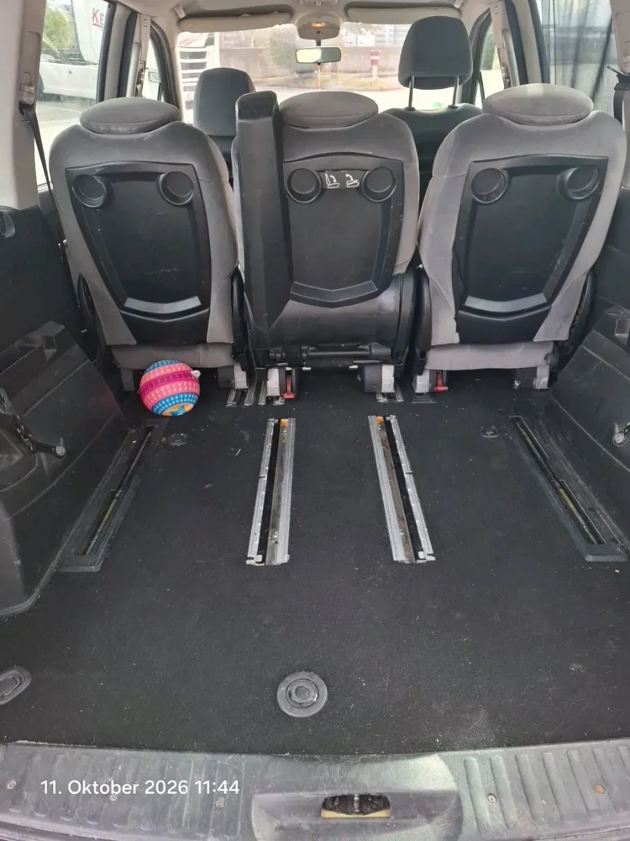 Citroen C8 2012 photo 2