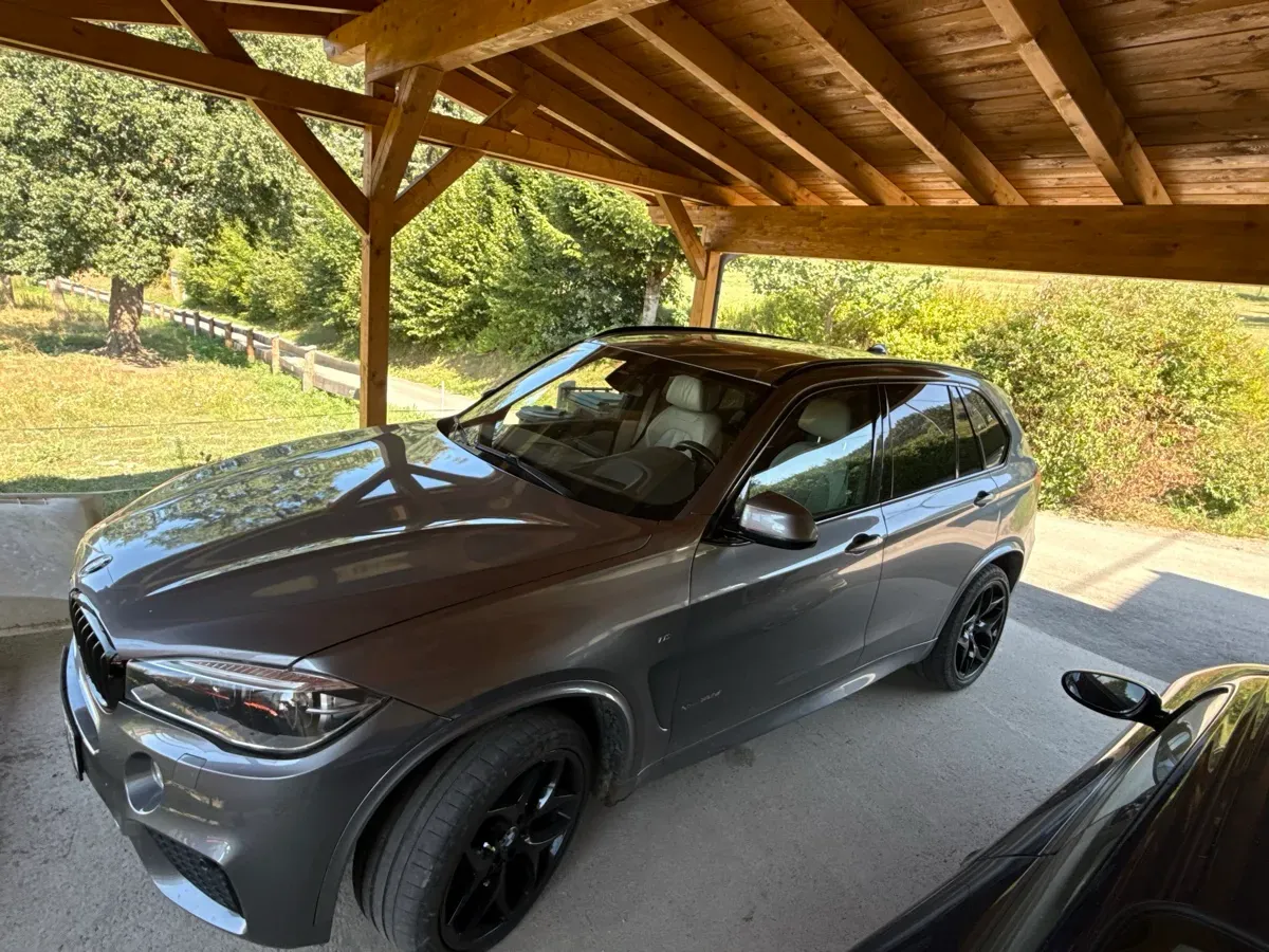BMW X5 2015 photo 2
