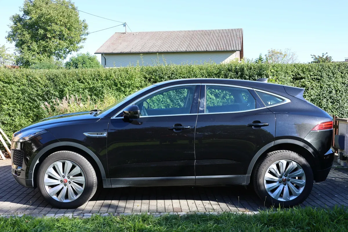 Jaguar E-Pace 2020 photo 2