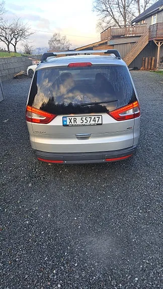 Ford Galaxy 2010 photo 4