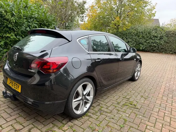 Vauxhall Astra 2015 photo 5