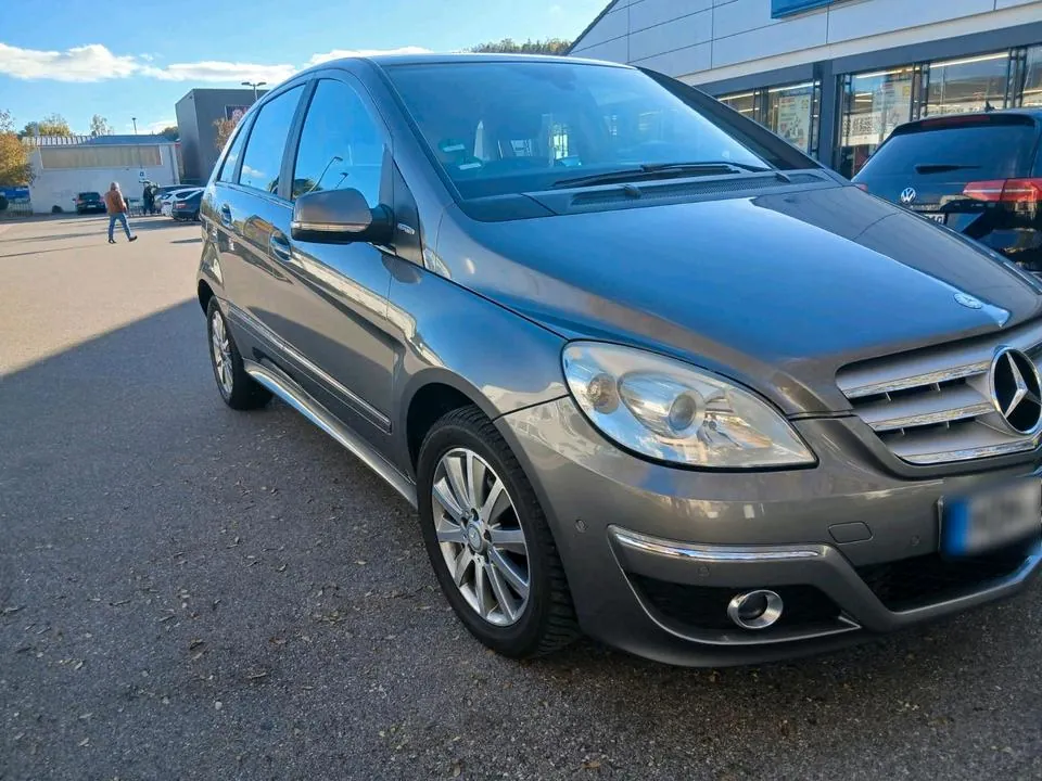 Mercedes-Benz B