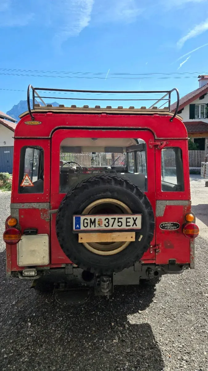 Land Rover Defender 1966 photo 3