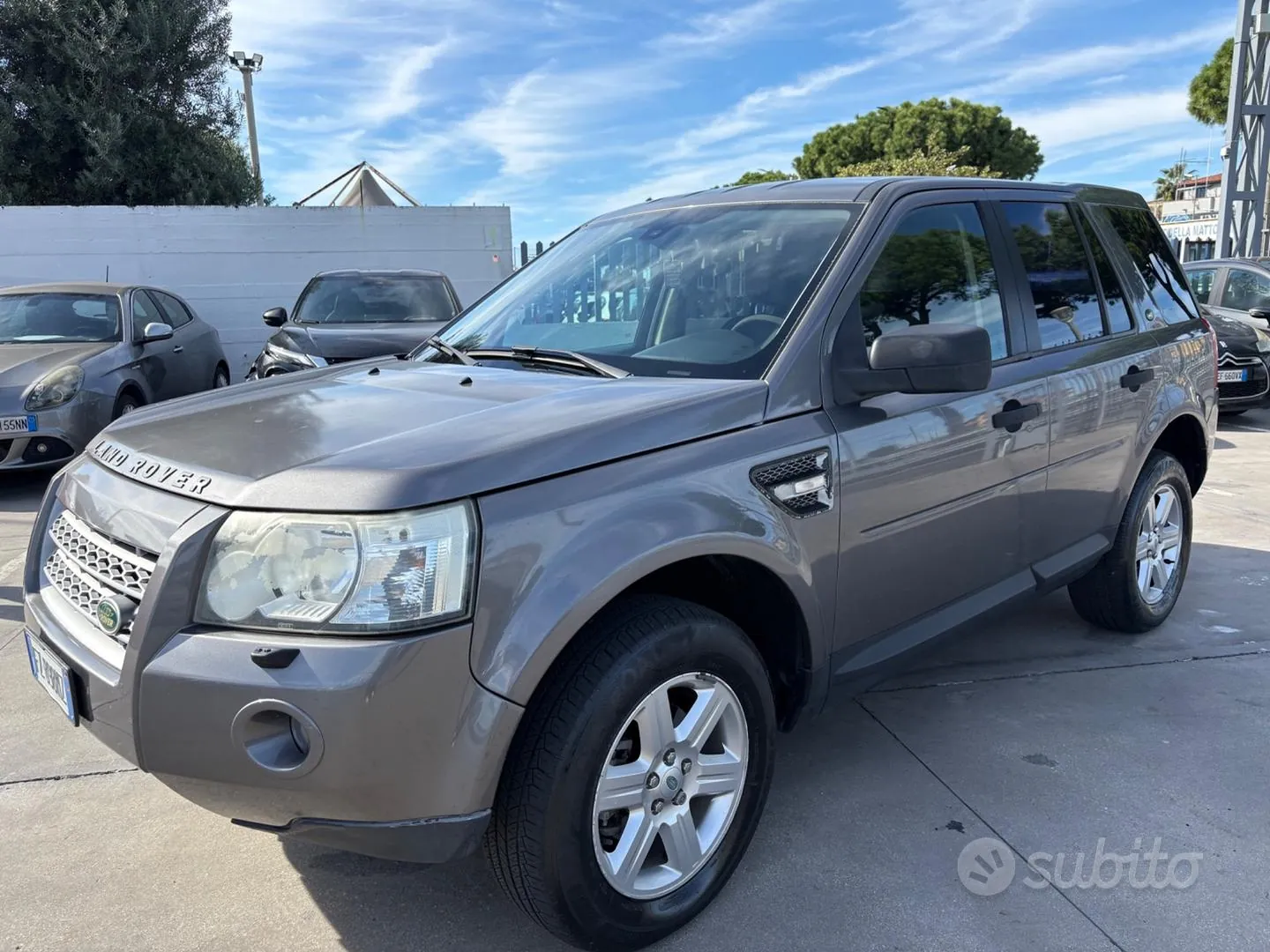 Land Rover Freelander 2009 photo 2
