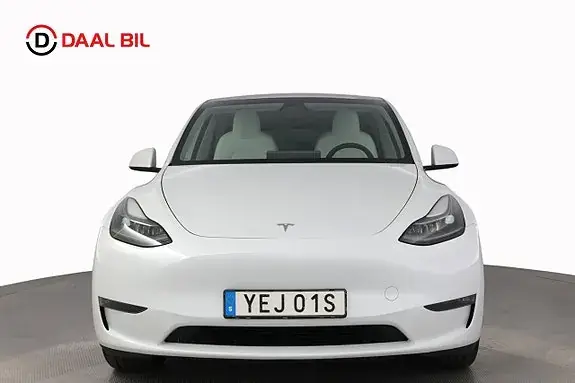 Tesla Model Y 2023 photo 2