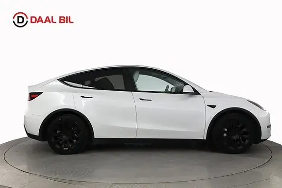 Tesla Model Y 2023 photo 5