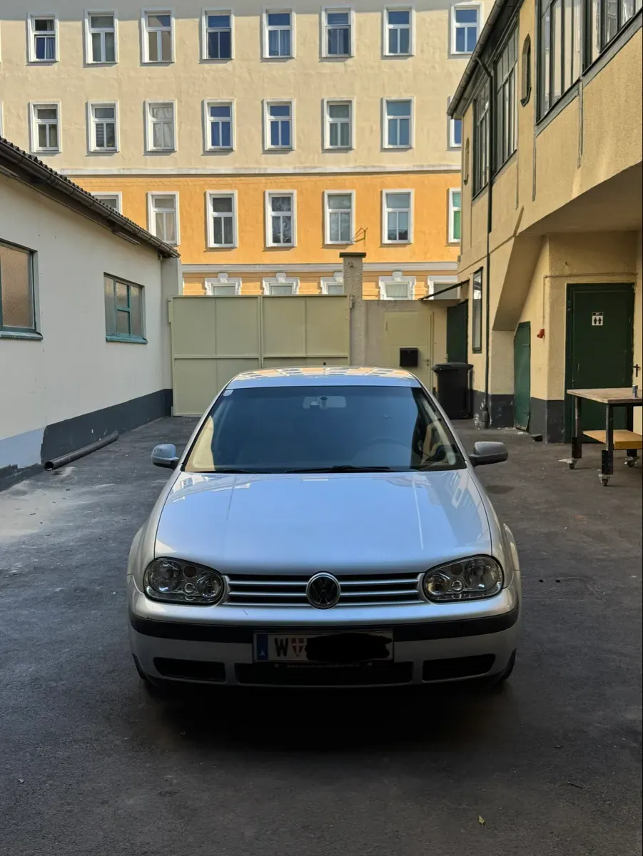 Volkswagen Golf 2002 photo 2