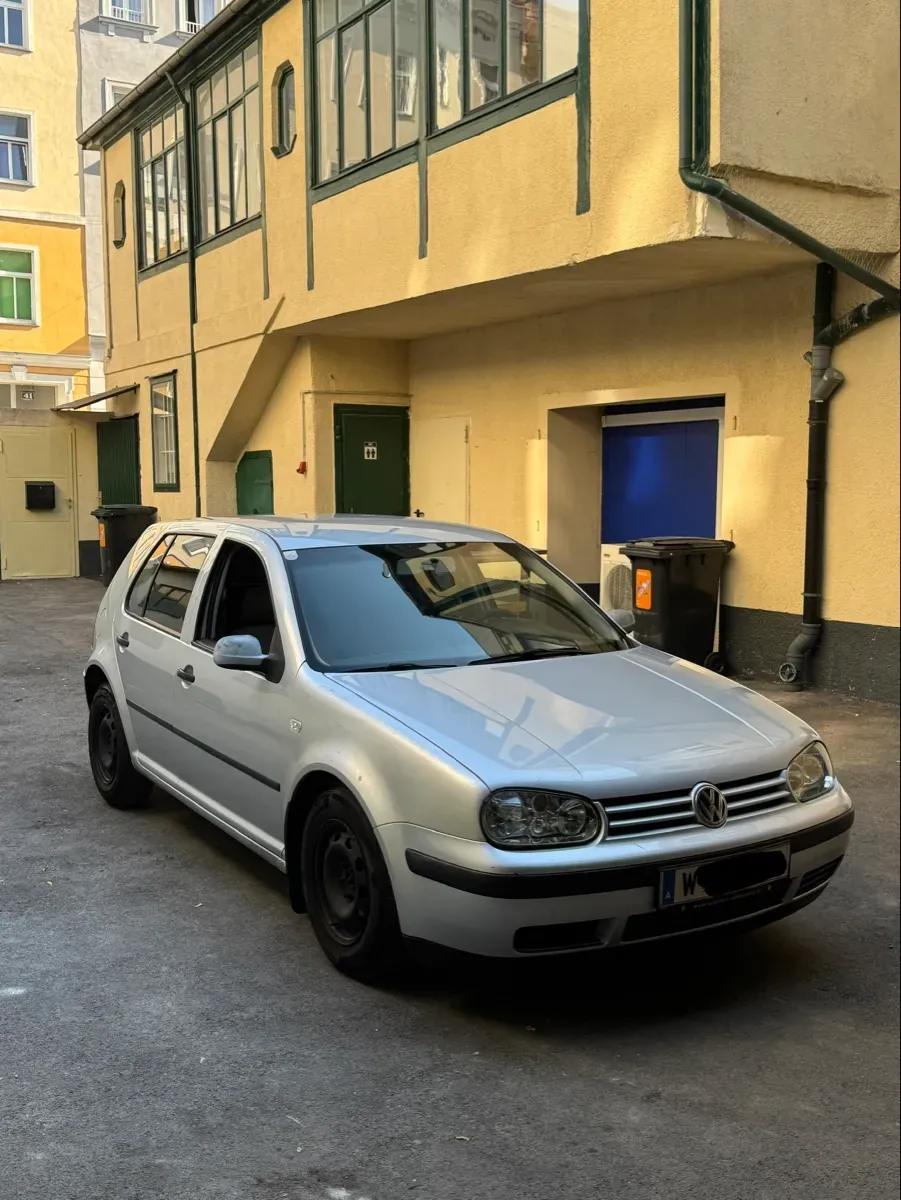 Volkswagen Golf 2002 photo 3