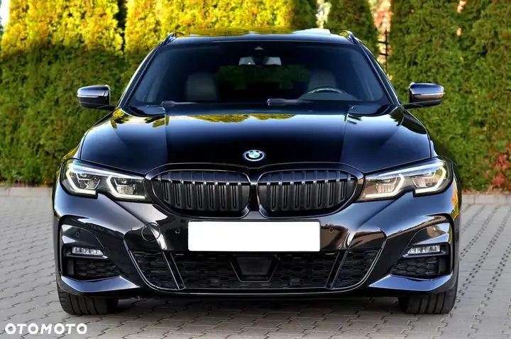 BMW 3 Series 2022 photo 4