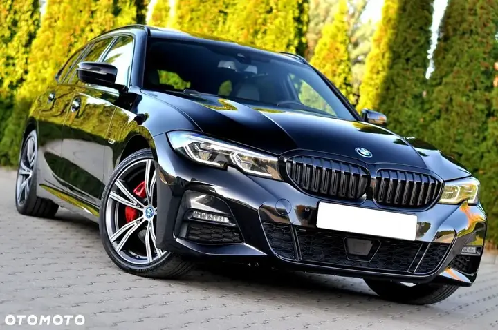BMW 3 Series 2022 photo 2