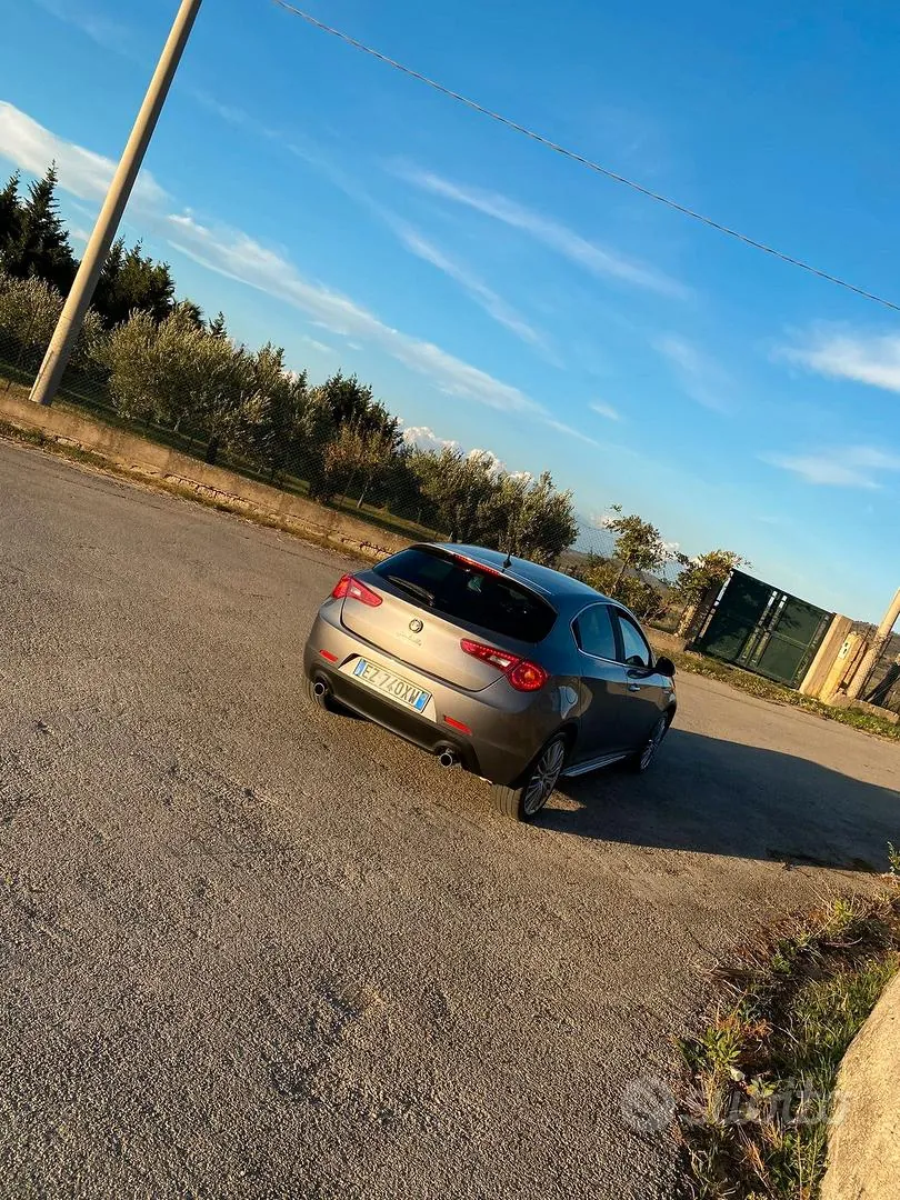 Alfa Romeo Giulietta 2015 photo 5