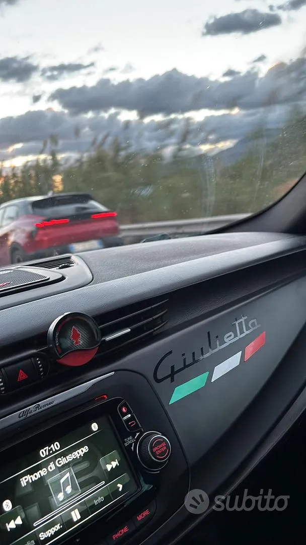 Alfa Romeo Giulietta 2015 photo 2