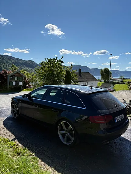 Audi A4 2010 photo 4