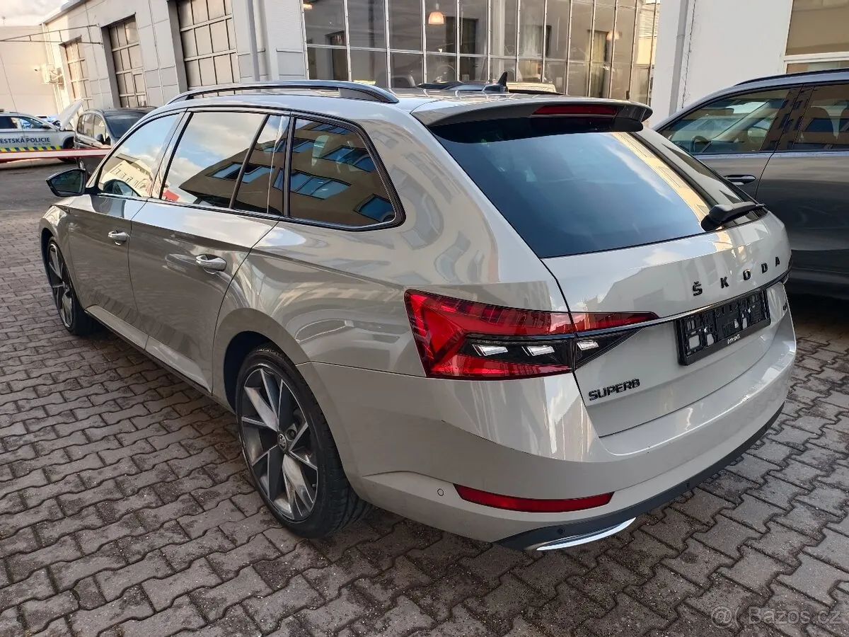 Skoda Superb 2023 photo 3