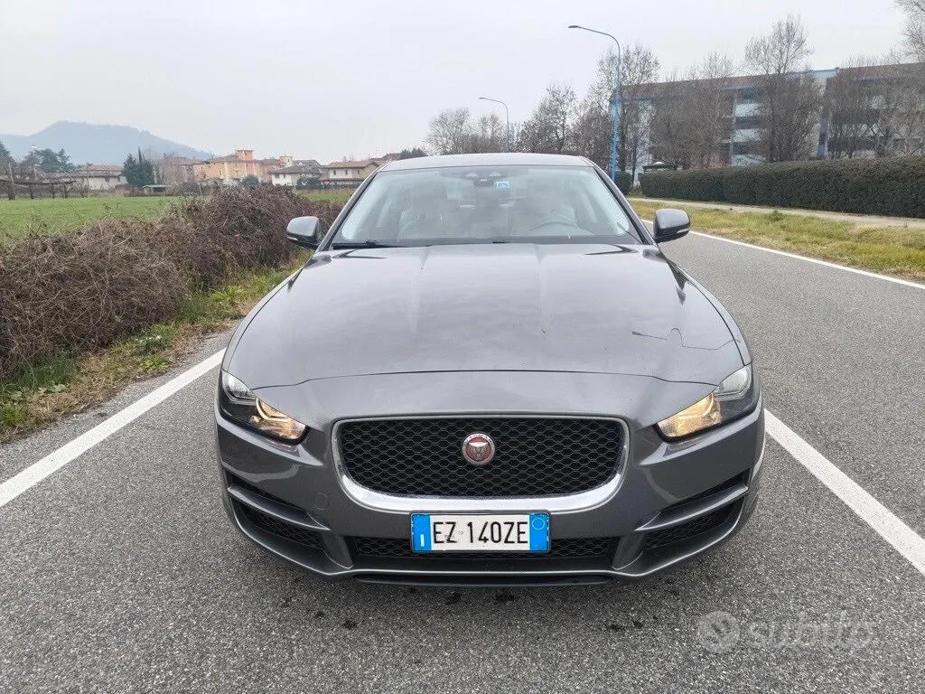 Jaguar Xe 2015 photo 5