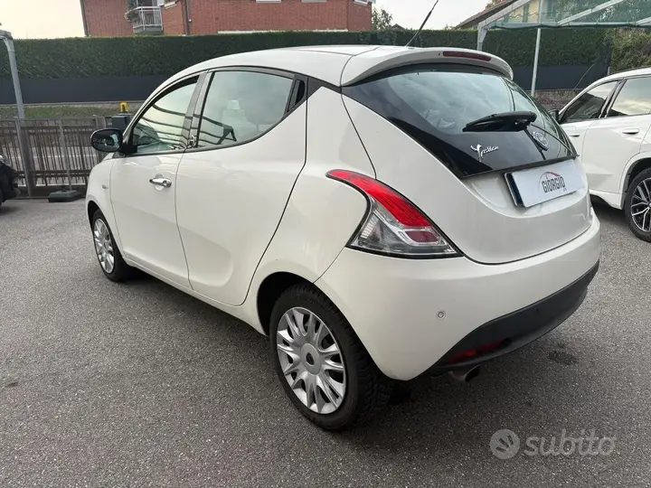 Lancia Ypsilon 2013 photo 3