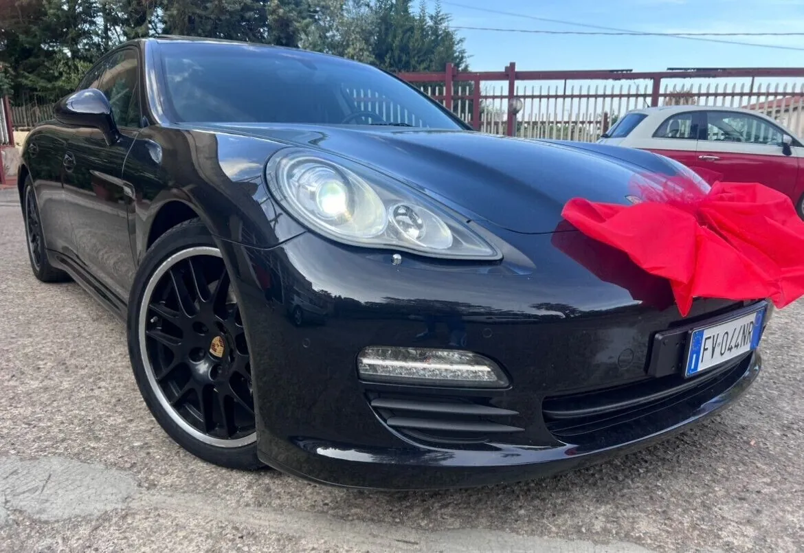 Porsche Panamera 2012 photo 3