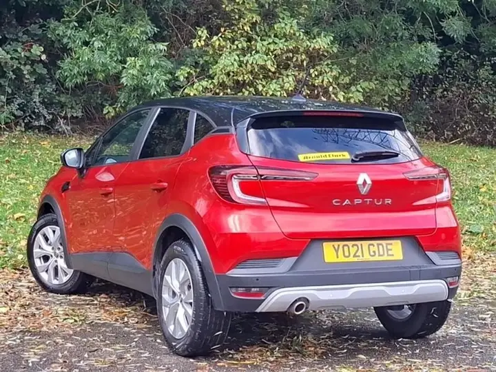 Renault Captur 2021 photo 2